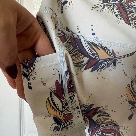 Feed Me Fight Me feather shorts with 2 pockets Sz M - Picture 4 of 6